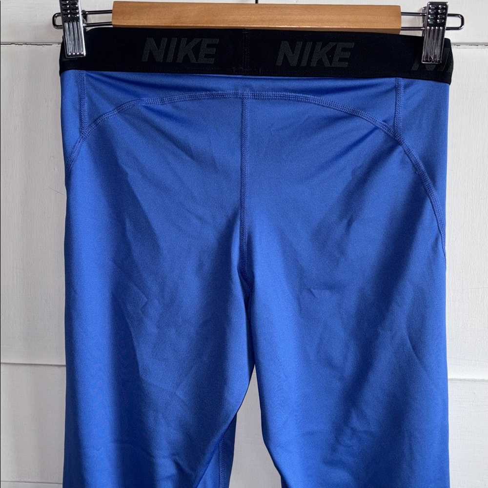 Nike Capris Blue Cropped Leggings Size Medium Activewear - Picture 6 of 9